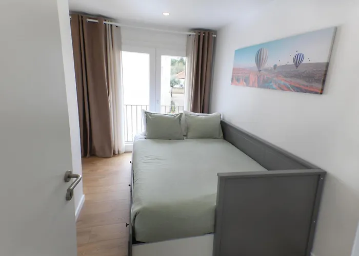 Сasa de vacaciones Serenity House With Garden